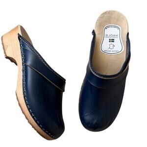 Bjork Maja Open Back Leather Clogs In Navy